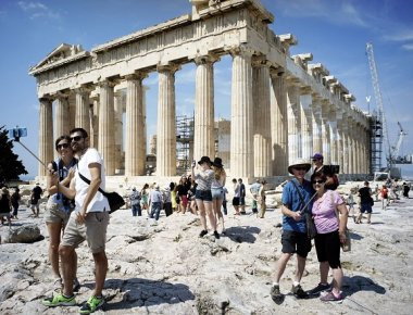 Με την αύξηση του 29% στις διεθνείς αεροπορικές αφίξεις απογειώθηκε ο ελληνικός τουρισμός τον Απρίλιο